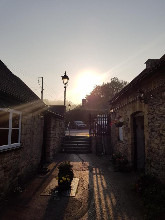 The Dog Inn Old Sodbury Exterior photo