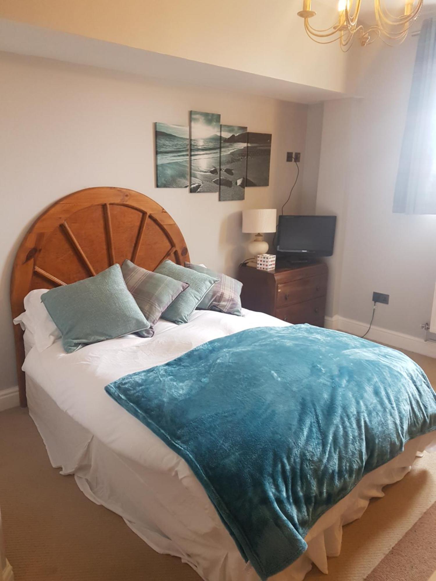 The Dog Inn Old Sodbury Room photo
